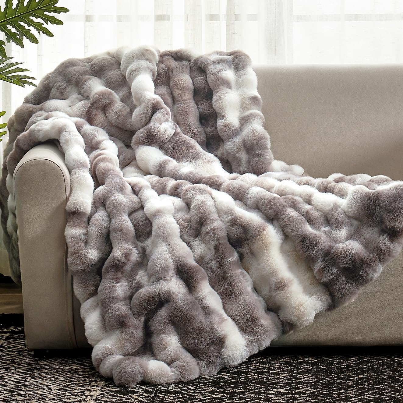 Cozy Bliss Faux Fur Throw Blanket for Couch, Fuzzy Soft Plush